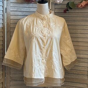 CRÈME FLORAL EMBROIDERED Women’s Blouse from Emma & Rose Boutique Vancover MEDM